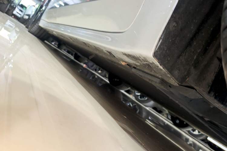 Used Zeekr 001 2024 YOU Edition 100 kWh All-Wheel Drive Right Side Sill