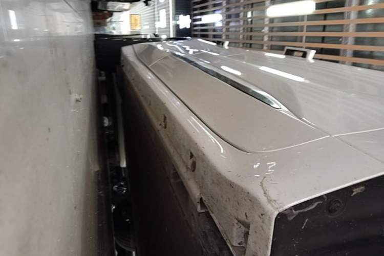 Used Zeekr 001 2024 WE Edition 100 kWh Rear-Drive Right Side Sill