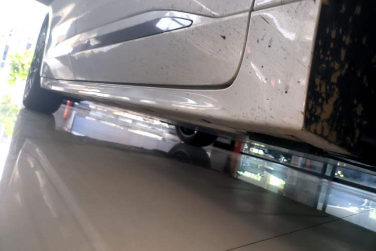 Used Zeekr 001 2024 WE Edition 95 kWh All-Wheel Drive Right Side Sill