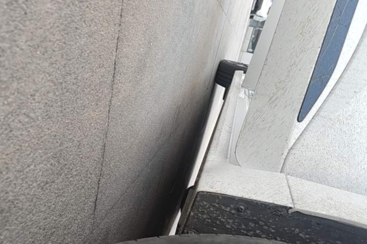Used Zeekr 001 2024 ME Edition 100 kWh All-Wheel Drive Right Side Sill