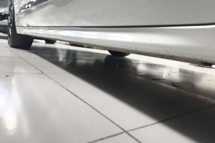 Used Zeekr 001 2024 WE Edition 95 kWh All-Wheel Drive Right Side Sill