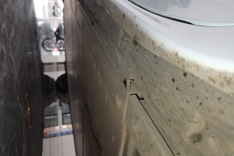 Used Zeekr 001 2024 WE Edition 95 kWh All-Wheel Drive Right Side Sill