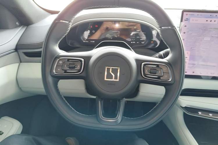 Used Zeekr 001 2024 ME Edition 100 kWh All-Wheel Drive Steering Wheel