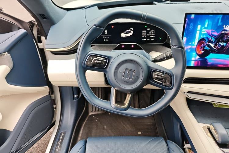 Used Zeekr 001 2024 WE Edition 100 kWh Rear-Drive Steering Wheel