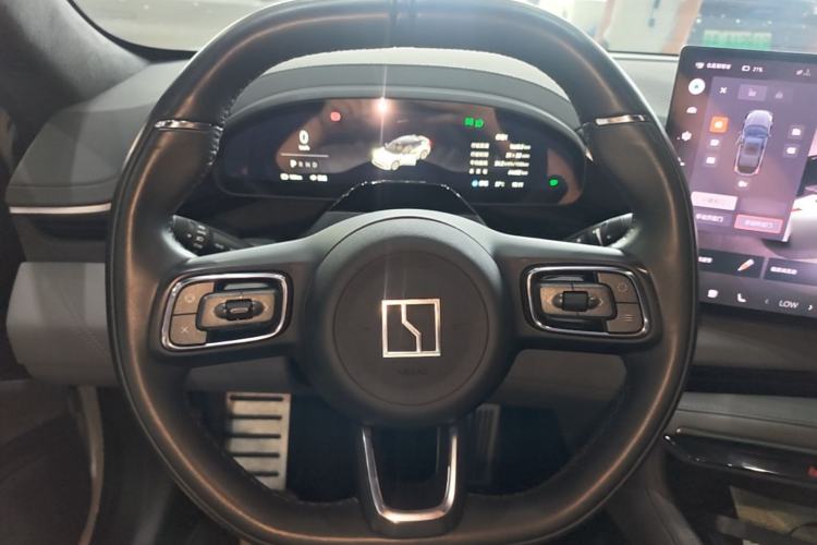 Used Zeekr 001 2024 YOU Edition 100 kWh All-Wheel Drive Steering Wheel