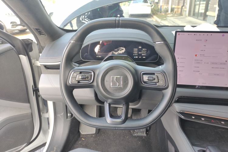 Used Zeekr 001 2024 WE Edition 100 kWh Rear-Drive Steering Wheel