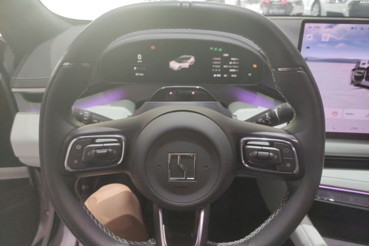 Used Zeekr 001 2024 WE Edition 95 kWh All-Wheel Drive Steering Wheel