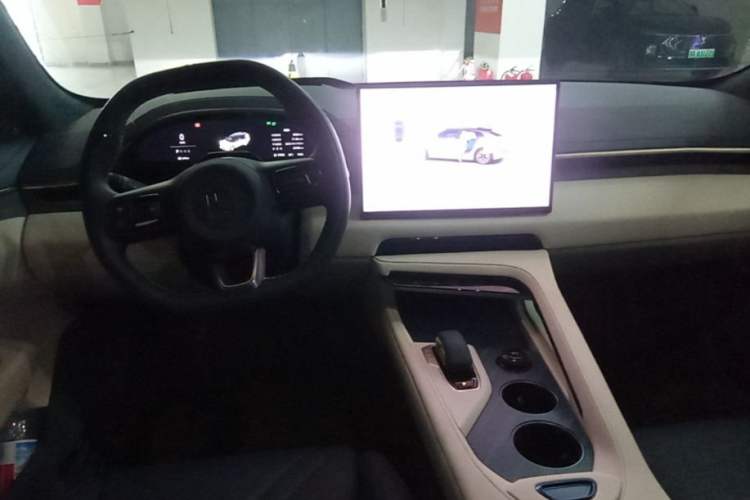 Used Zeekr 001 2024 WE Edition 95 kWh All-Wheel Drive Steering Wheel