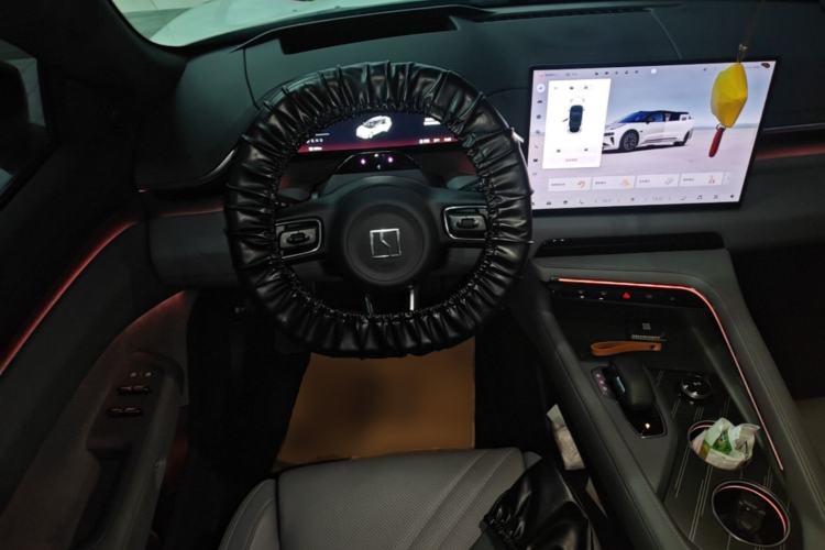 Used Zeekr 001 2024 WE Edition 100 kWh Rear-Drive Steering Wheel
