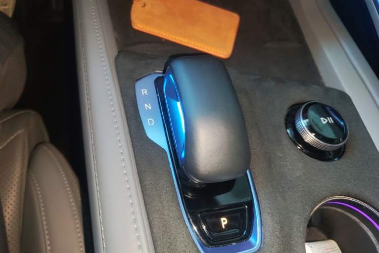 Used Zeekr 001 2024 WE Edition 95 kWh All-Wheel Drive Gear Lever