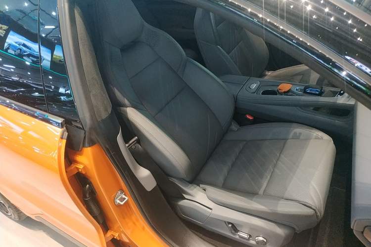 Used Zeekr 001 2024 YOU Edition 100 kWh All-Wheel Drive Right Front Seat