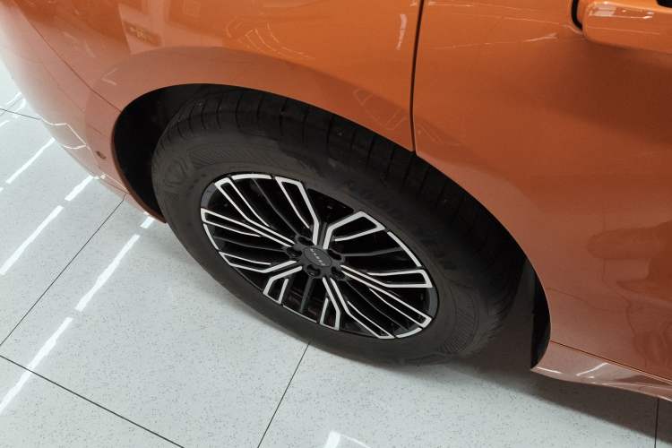 Used Zeekr 001 2024 WE Edition 100 kWh Rear-Drive Right Rear Wheel Hub