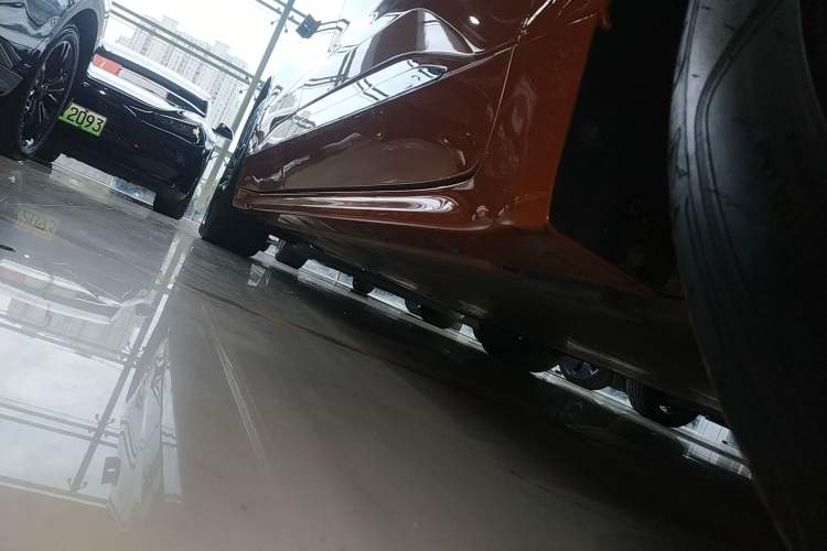 Used Zeekr 001 2024 WE Edition 95 kWh All-Wheel Drive Right Side Sill