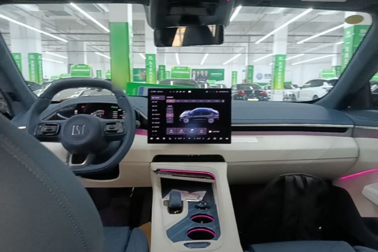 Used Zeekr 001 2025 YOU Edition 100 kWh All-Wheel Drive Center Console