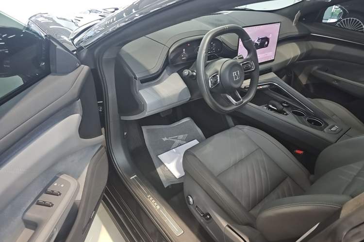 Used Zeekr 001 2025 WE Edition 95 kWh All-Wheel Drive Driver Seat
