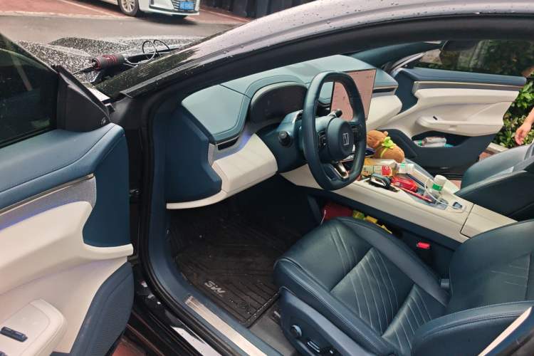 Used Zeekr 001 2025 WE Edition 100 kWh Rear-Wheel Drive Driver Seat