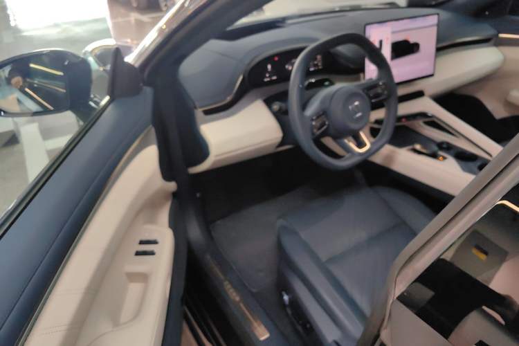 Used Zeekr 001 2025 YOU Edition 100 kWh All-Wheel Drive Driver Seat