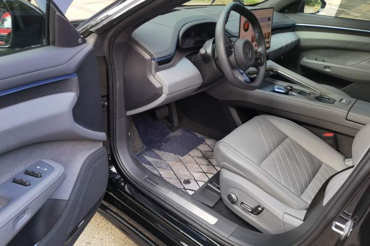 Used Zeekr 001 2025 WE Edition 95 kWh All-Wheel Drive Driver Seat