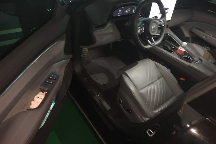 Used Zeekr 001 2025 WE Edition 95 kWh All-Wheel Drive Driver Seat
