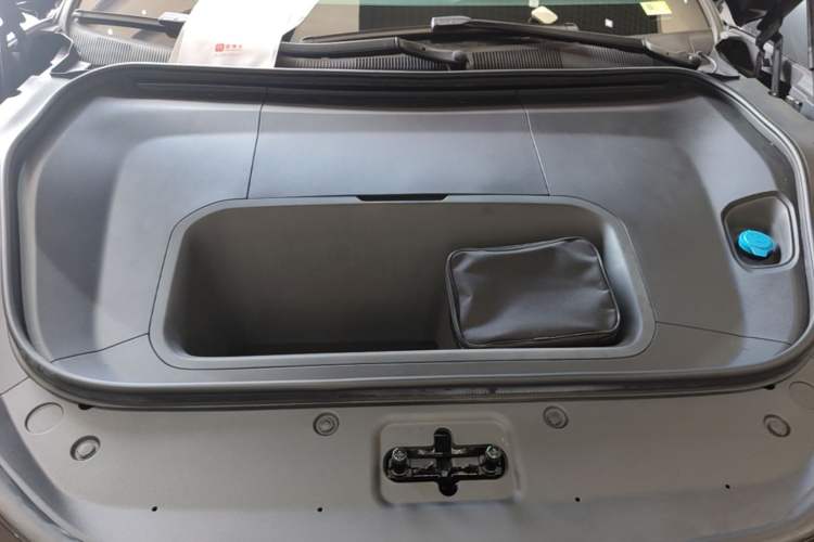 Used Zeekr 001 2025 YOU Edition 100 kWh All-Wheel Drive Engine Bay