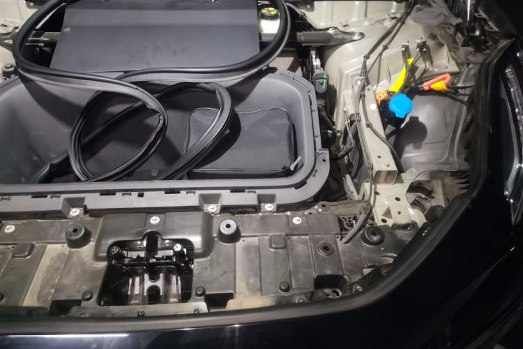 Used Zeekr 001 2025 WE Edition 95 kWh All-Wheel Drive Engine Bay Left