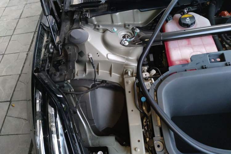 Used Zeekr 001 2025 WE Edition 95 kWh All-Wheel Drive Engine Bay Right