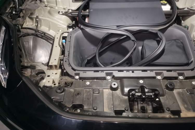 Used Zeekr 001 2025 WE Edition 95 kWh All-Wheel Drive Engine Bay Right