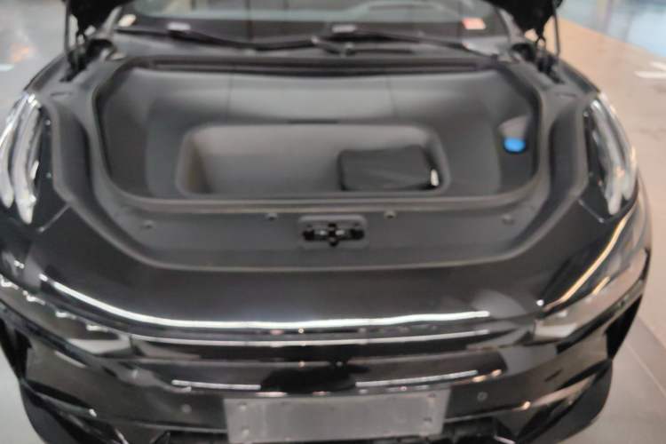 Used Zeekr 001 2025 YOU Edition 100 kWh All-Wheel Drive Engine Bay