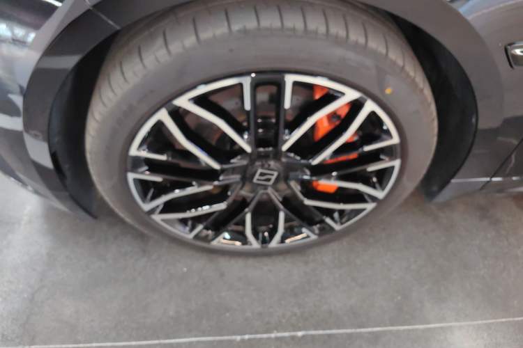 Used Zeekr 001 2025 YOU Edition 100 kWh All-Wheel Drive Exterior 4