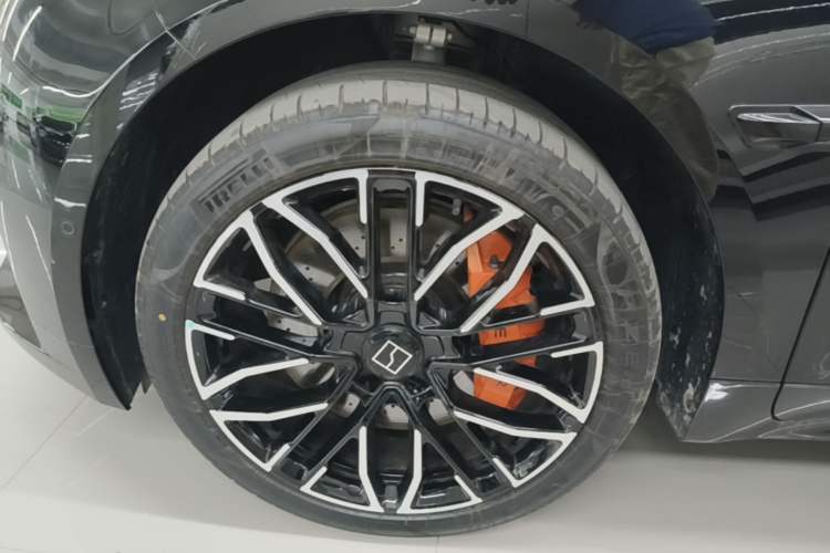 Used Zeekr 001 2025 YOU Edition 100 kWh All-Wheel Drive Exterior 4