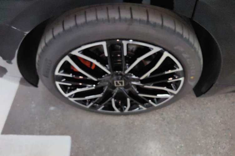 Used Zeekr 001 2025 YOU Edition 100 kWh All-Wheel Drive Exterior 5