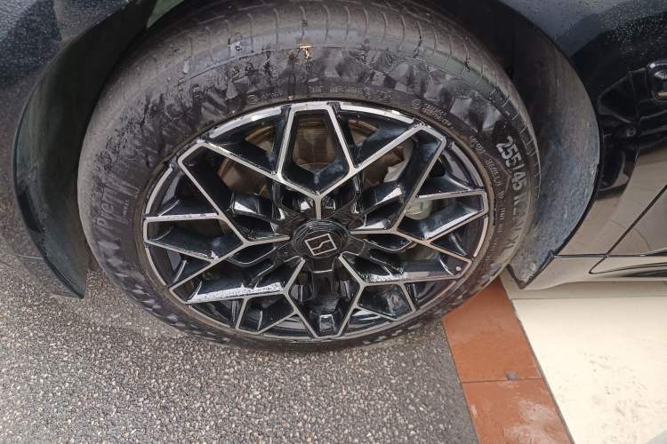 Used Zeekr 001 2025 ME Version 100 kWh All-Wheel Drive Exterior 7