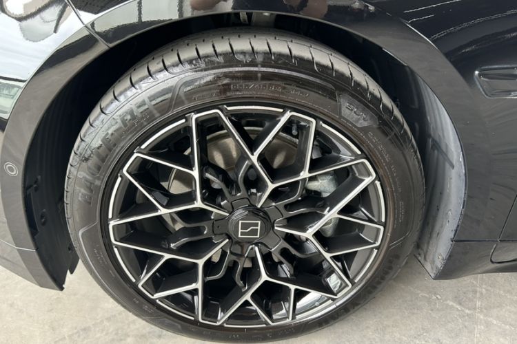 Used Zeekr 001 2025 WE Edition 95 kWh All-Wheel Drive Exterior 8