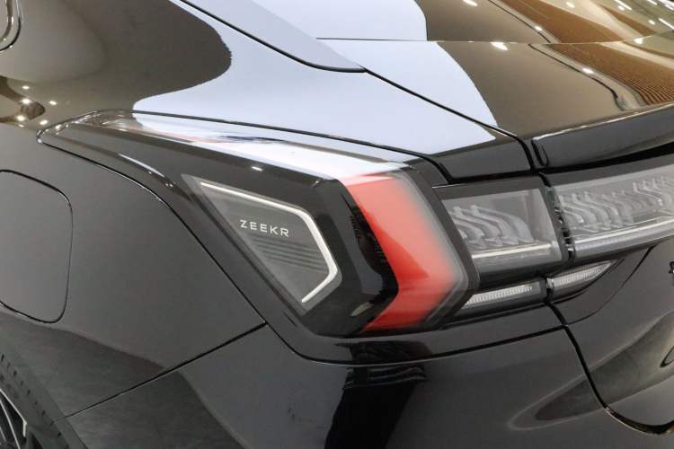 Used Zeekr 001 2025 YOU Edition 100 kWh All-Wheel Drive Exterior 9