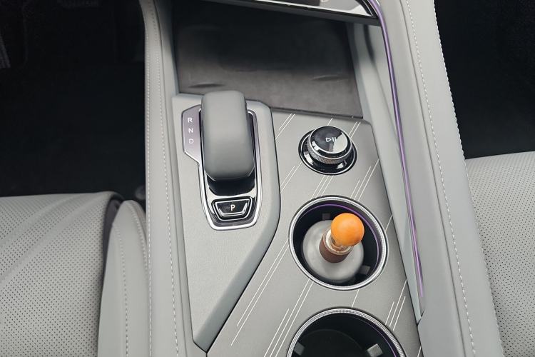 Used Zeekr 001 2025 WE Edition 95 kWh All-Wheel Drive Gear Lever