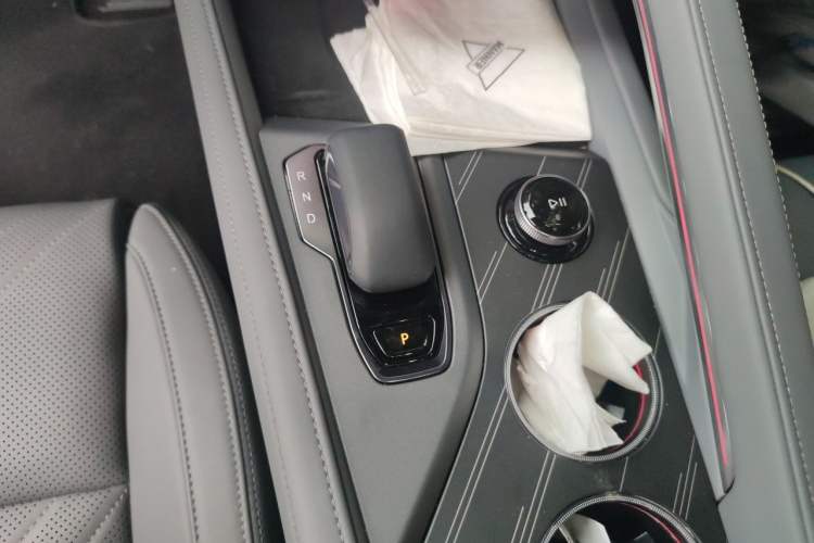 Used Zeekr 001 2025 WE Edition 95 kWh All-Wheel Drive Gear Lever