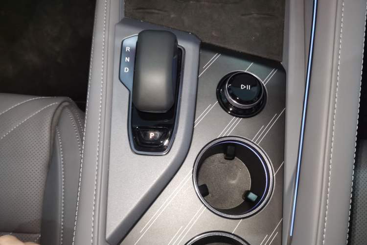 Used Zeekr 001 2025 YOU Edition 100 kWh All-Wheel Drive Gear Lever
