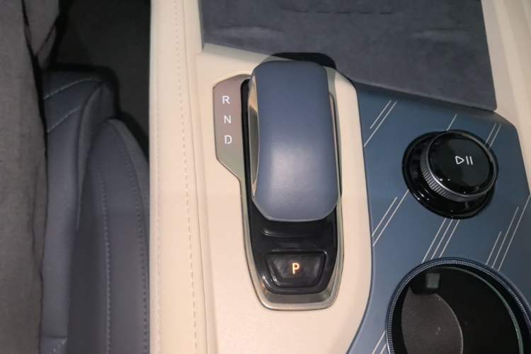 Used Zeekr 001 2025 YOU Edition 100 kWh All-Wheel Drive Gear Lever