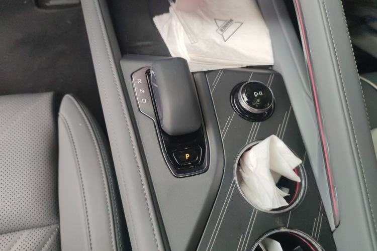 Used Zeekr 001 2025 WE Edition 95 kWh All-Wheel Drive Gear Lever