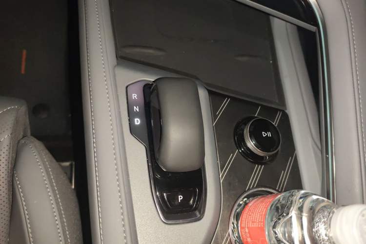 Used Zeekr 001 2025 WE Edition 95 kWh All-Wheel Drive Gear Lever