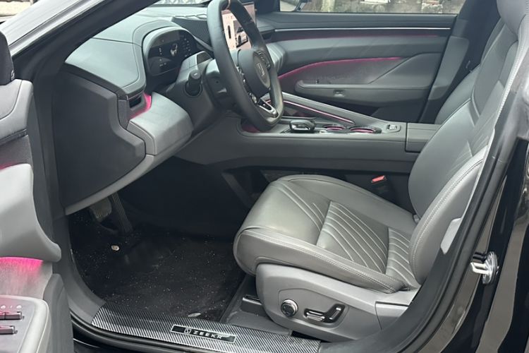 Used Zeekr 001 2025 ME Version 100 kWh All-Wheel Drive Interior 2