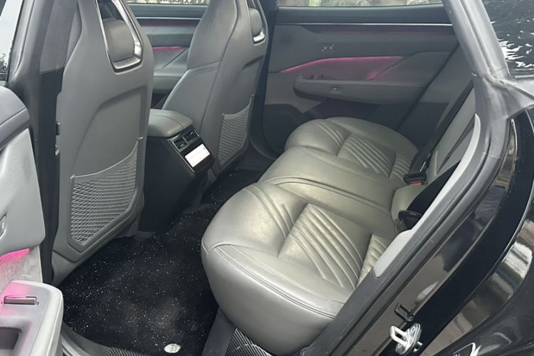 Used Zeekr 001 2025 ME Version 100 kWh All-Wheel Drive Interior 3