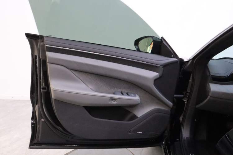 Used Zeekr 001 2025 YOU Edition 100 kWh All-Wheel Drive Interior 6