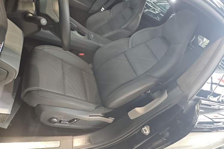 Used Zeekr 001 2025 WE Edition 95 kWh All-Wheel Drive Left Front Seat