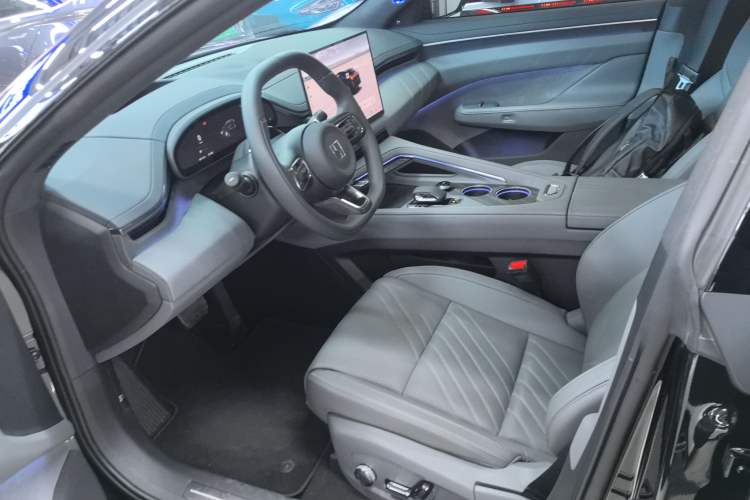 Used Zeekr 001 2025 ME Version 100 kWh All-Wheel Drive Left Front Seat