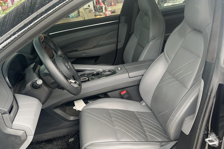 Used Zeekr 001 2025 ME Version 100 kWh All-Wheel Drive Left Front Seat
