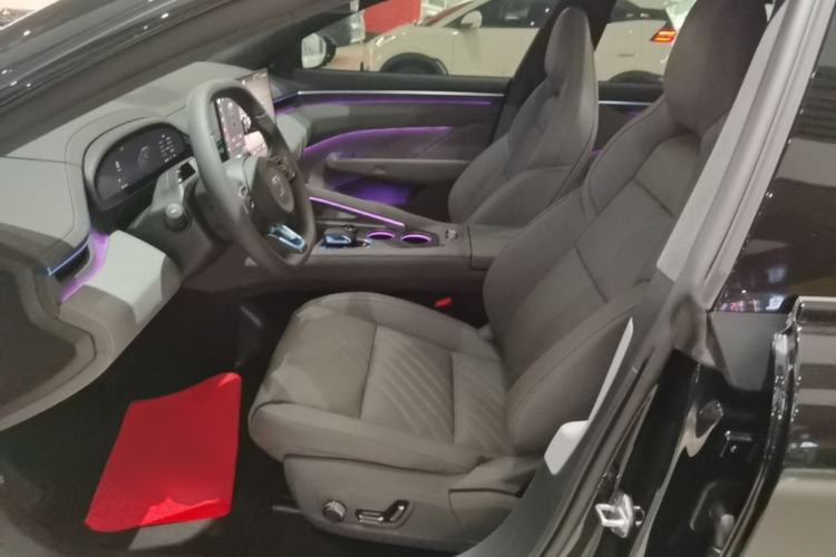 Used Zeekr 001 2025 WE Edition 95 kWh All-Wheel Drive Left Front Seat