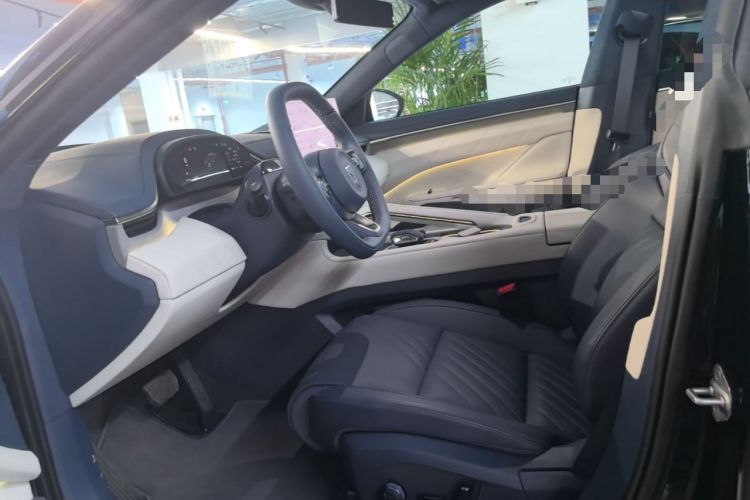 Used Zeekr 001 2025 YOU Edition 100 kWh All-Wheel Drive Left Front Seat