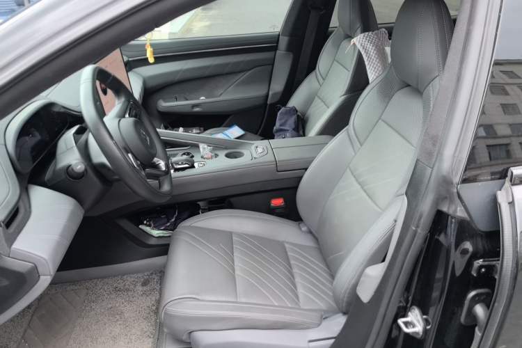 Used Zeekr 001 2025 WE Edition 95 kWh All-Wheel Drive Left Front Seat