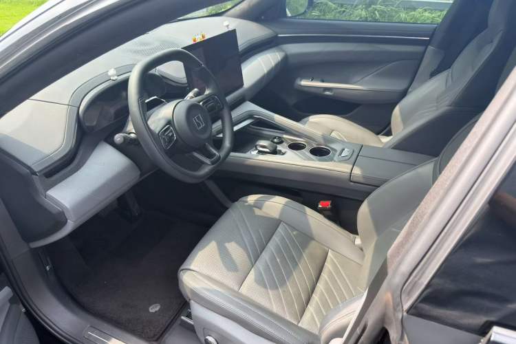Used Zeekr 001 2025 WE Edition 95 kWh All-Wheel Drive Left Front Seat